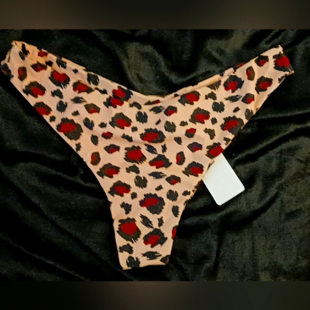 Animal print bikini bottoms Sz L nwt